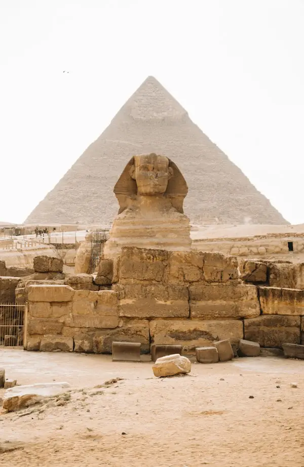 Sfinxul și Marea Piramidă, Giza